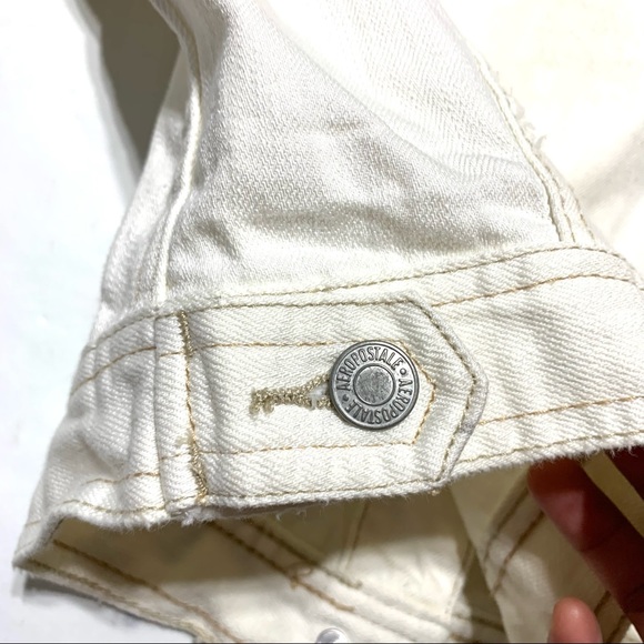 Aeropostale white cropped jean jacket (size medium) - Picture 4 of 10